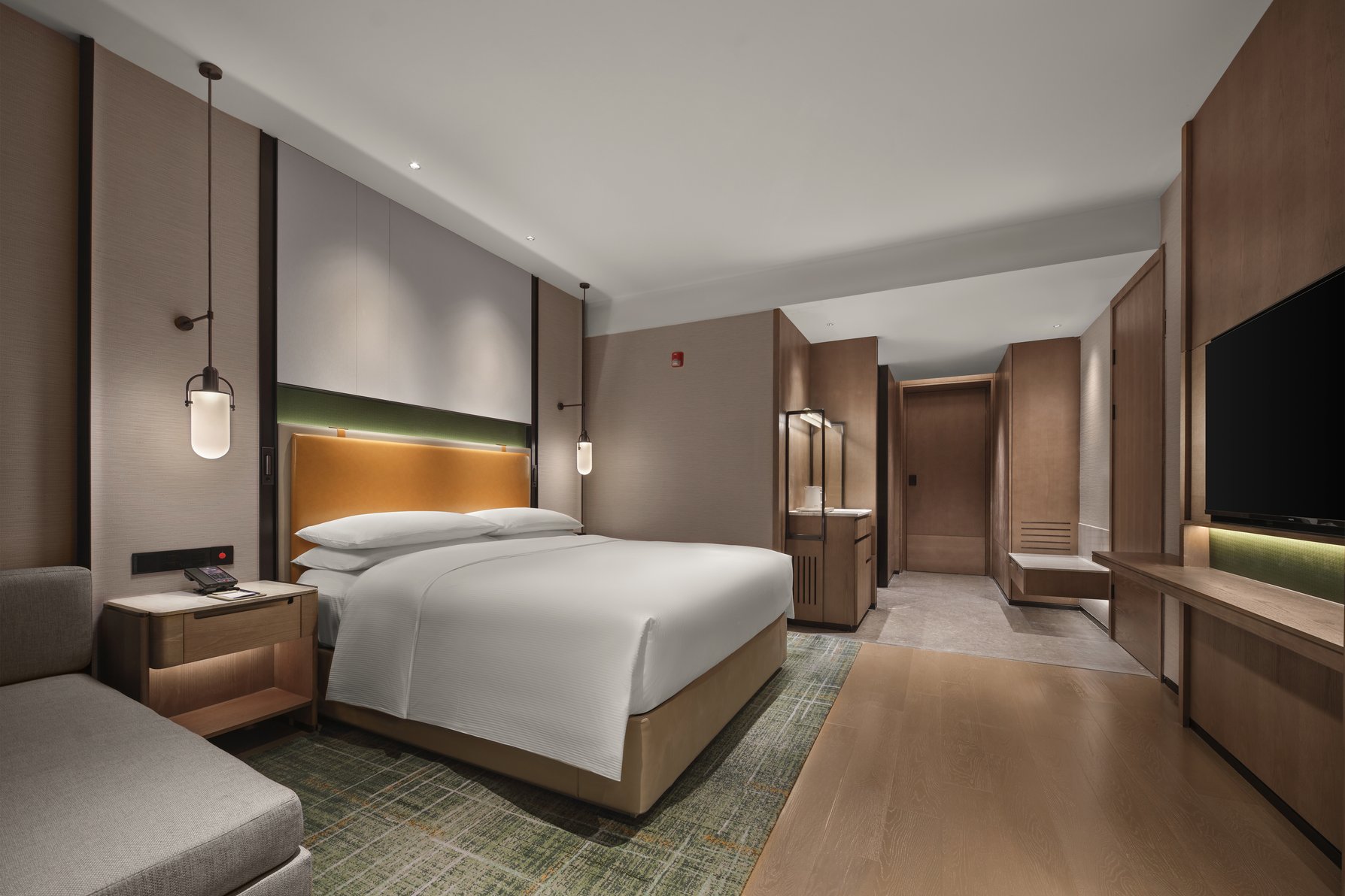 DoubleTree by Hilton Zhengzhou East - Tap to explore photos