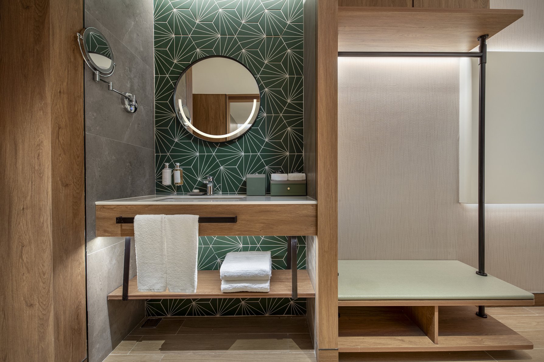 Holiday Inn BEIHAI SILVER BEACH by IHG - Tap to explore photos