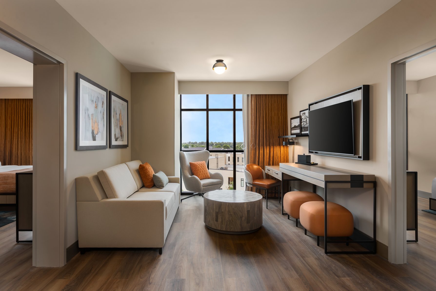 Hotel Avail Rogers, Tapestry Collection By Hilton - Tap to explore photos