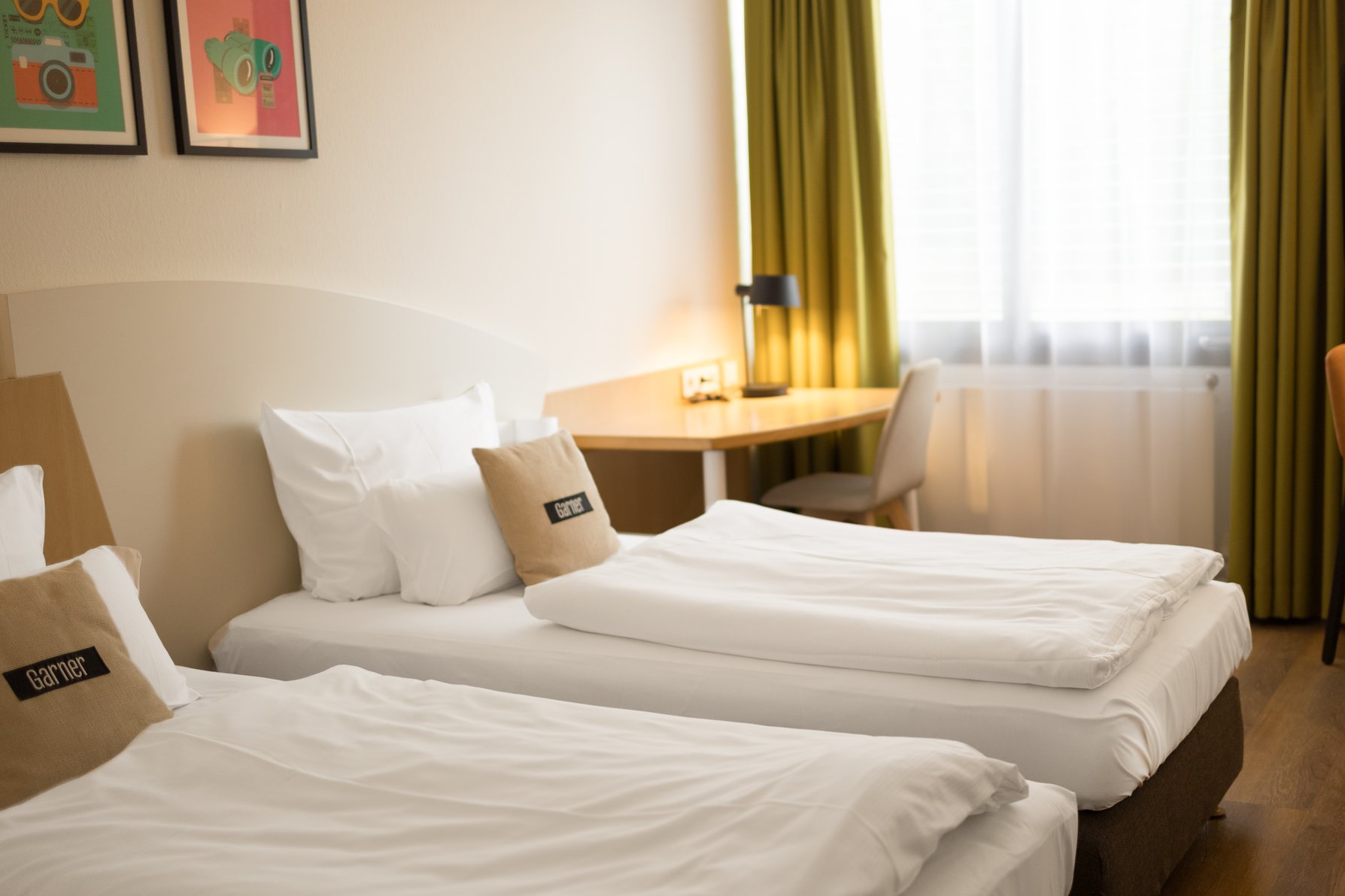 Select Hotel Erlangen - Tap to explore photos