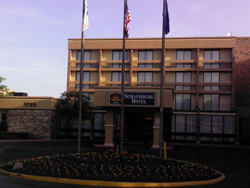 Best Western Plus Schaumburg Hotel & Conference Center - Schaumburg, IL
