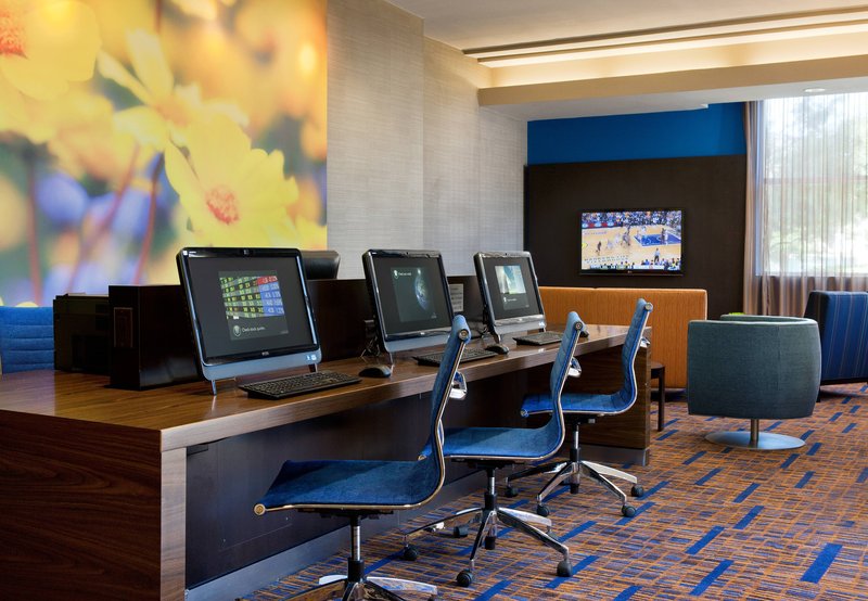 Courtyard by Marriott Oakland Emeryville - Emeryville, CA
