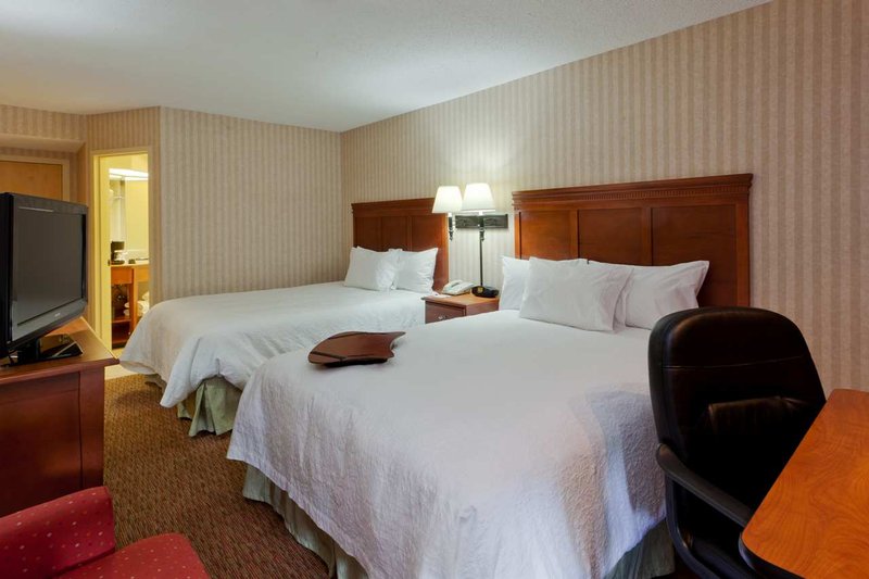 Hampton Inn Charlottesville - Charlottesville, VA