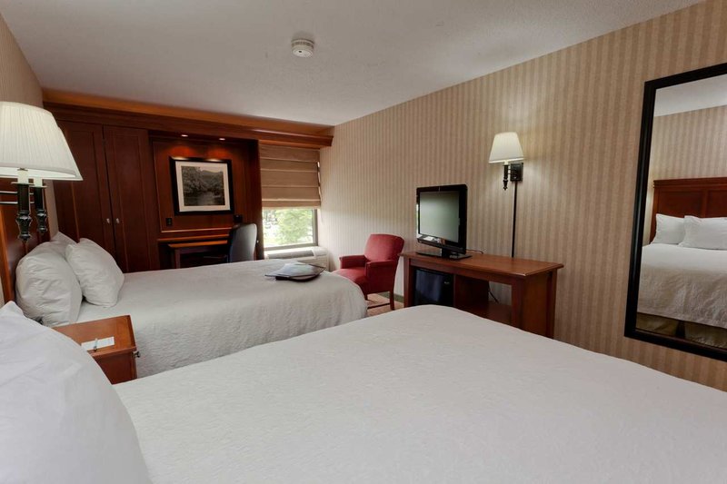 Hampton Inn Charlottesville - Charlottesville, VA