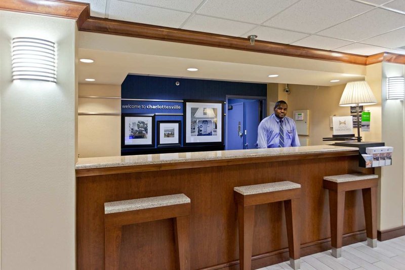 Hampton Inn Charlottesville - Charlottesville, VA