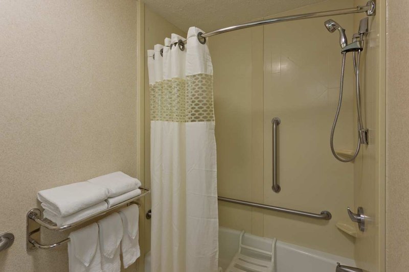 Hampton Inn Charlottesville - Charlottesville, VA