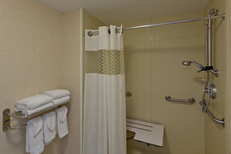 Hampton Inn Charlottesville - Charlottesville, VA