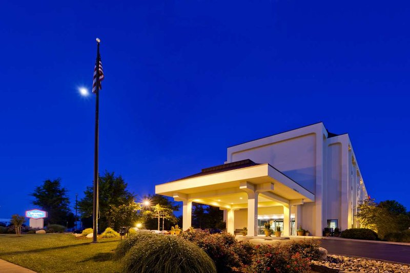 Hampton Inn Charlottesville - Charlottesville, VA