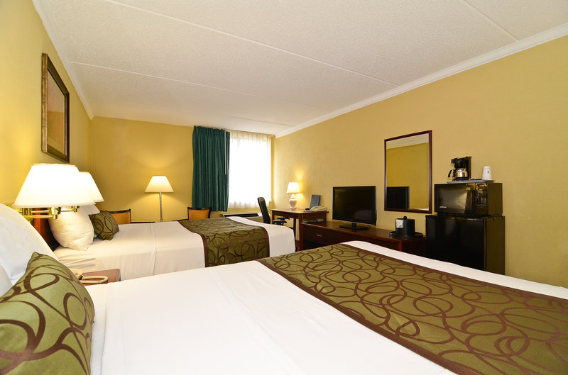 Best Western - Pewaukee, WI