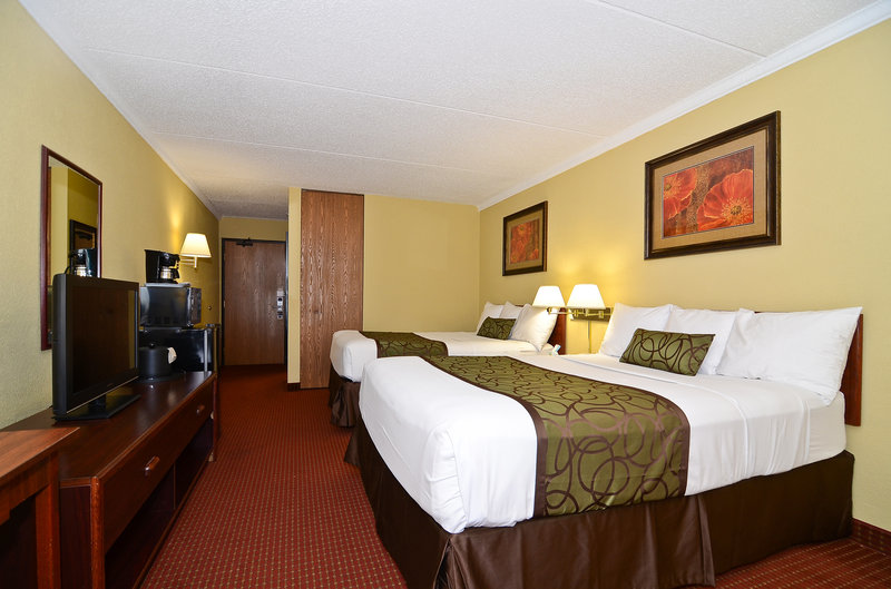 Best Western - Pewaukee, WI