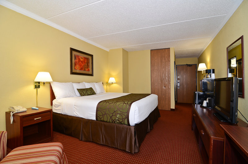 Best Western - Pewaukee, WI