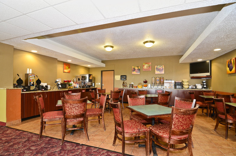 Best Western - Pewaukee, WI