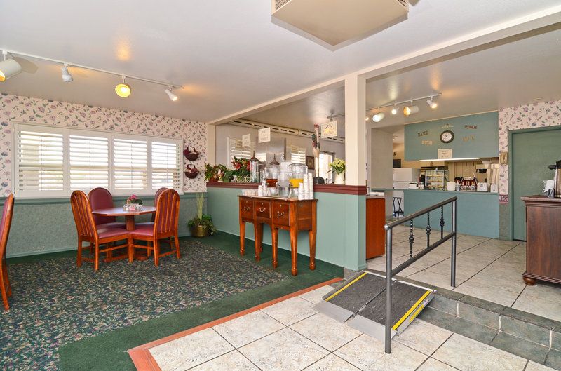 BEST WESTERN Turquoise Inn & Suites - Cortez, CO