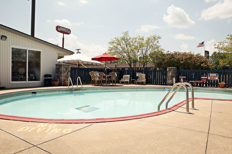 77 Inn & Grill - Dover, OH