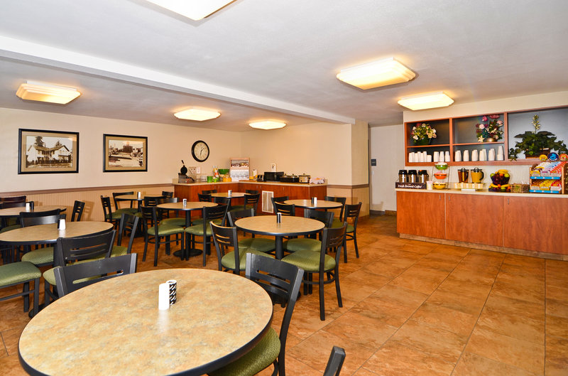 BEST WESTERN Oak Meadows Inn - Saint Helens, OR