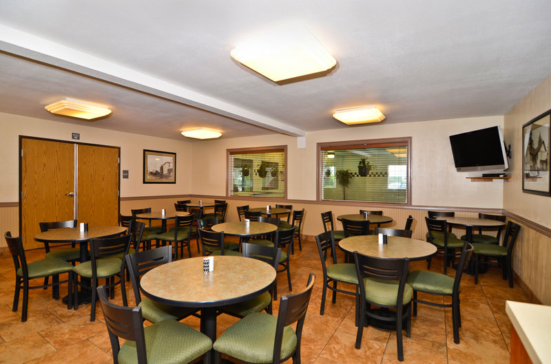 BEST WESTERN Oak Meadows Inn - Saint Helens, OR