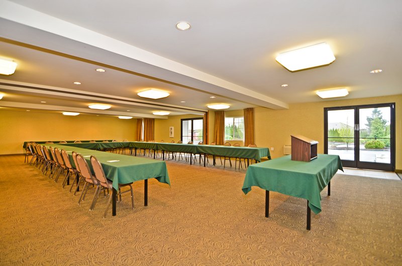 BEST WESTERN Oak Meadows Inn - Saint Helens, OR