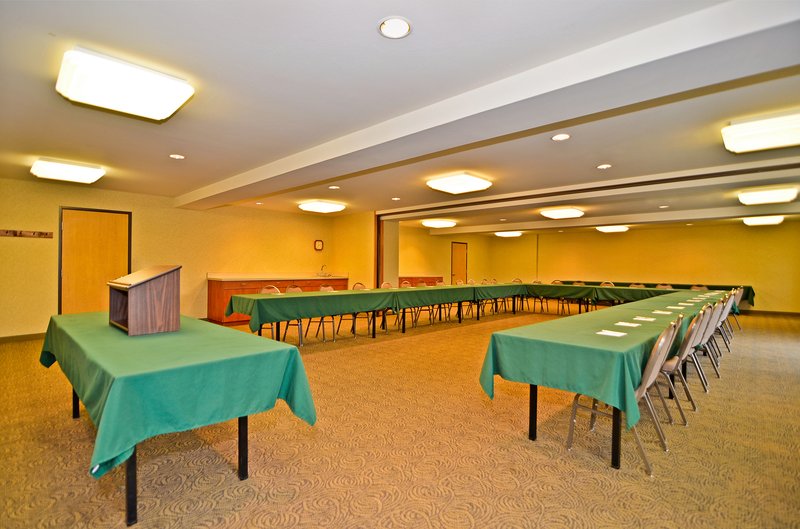 BEST WESTERN Oak Meadows Inn - Saint Helens, OR