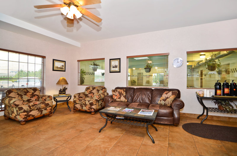 BEST WESTERN Oak Meadows Inn - Saint Helens, OR