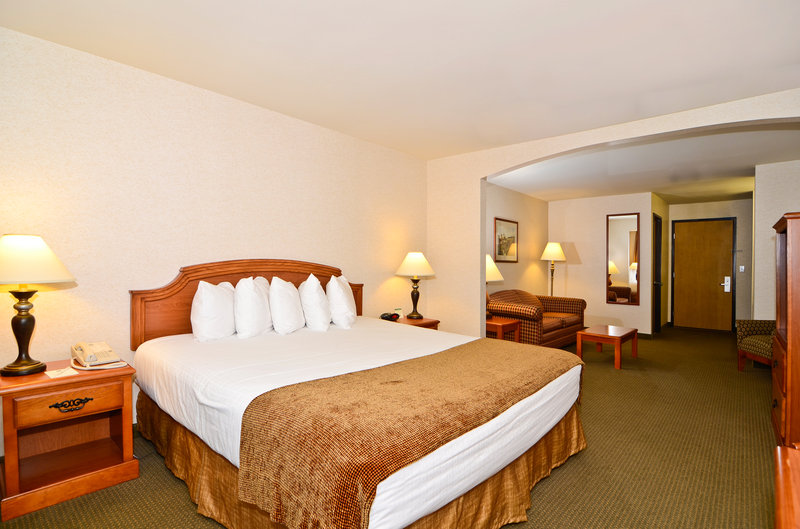 BEST WESTERN Oak Meadows Inn - Saint Helens, OR