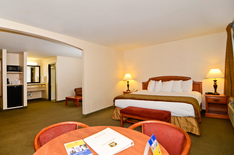BEST WESTERN Oak Meadows Inn - Saint Helens, OR