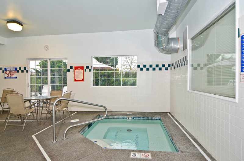 BEST WESTERN Oak Meadows Inn - Saint Helens, OR