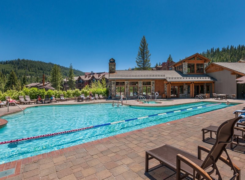 Tahoe Mountain Resort Lodging Catamount Lodge - Truckee, CA