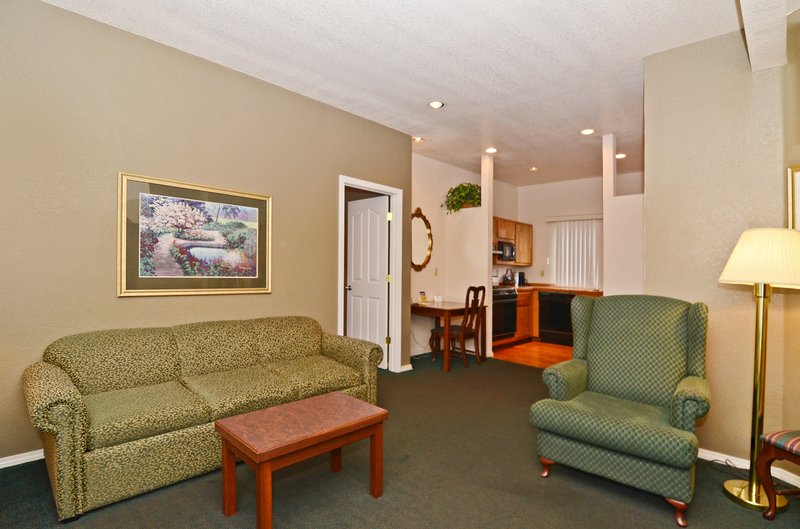 BEST WESTERN Salbasgeon Inn & Suites Of Reedsport - Reedsport, OR