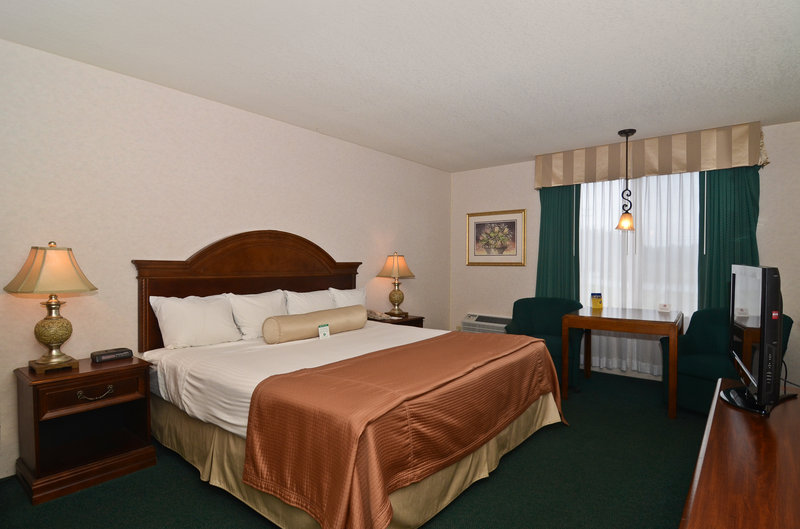 Best Western Salbasgeon Inn & Suites Of Reeds - Reedsport, OR