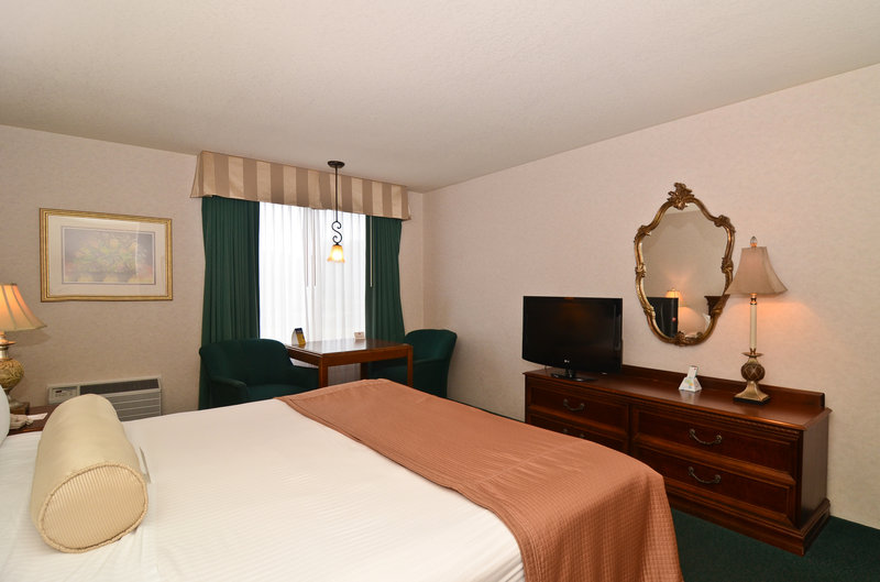 Best Western Salbasgeon Inn & Suites Of Reeds - Reedsport, OR