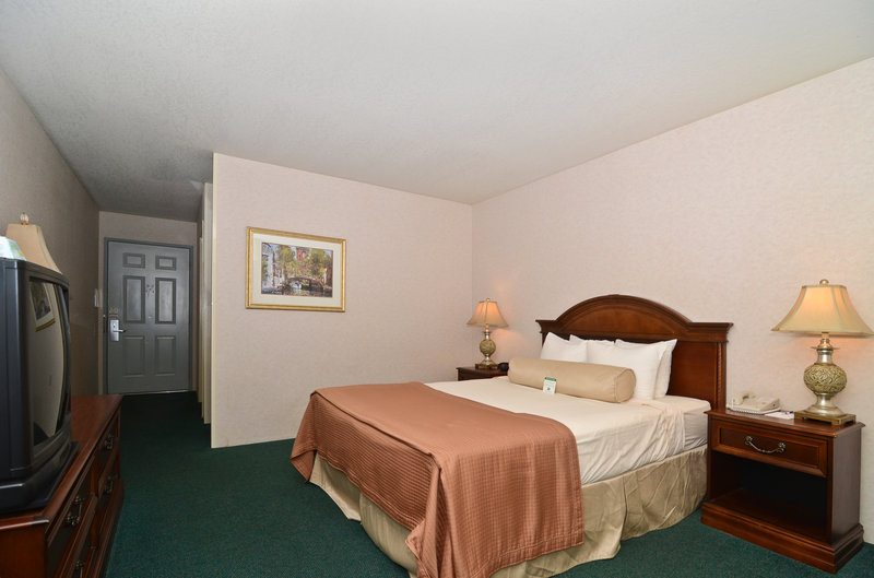 Best Western Salbasgeon Inn & Suites Of Reeds - Reedsport, OR