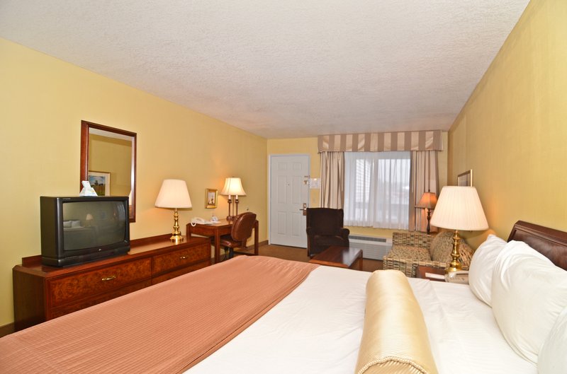 Best Western Salbasgeon Inn & Suites Of Reeds - Reedsport, OR
