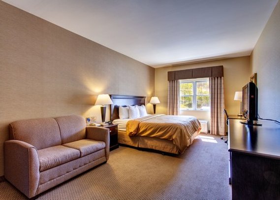 Comfort Suites - Freeport, ME