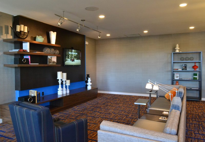 Courtyard By Marriott Cape Cod Hyannis - Hyannis, MA