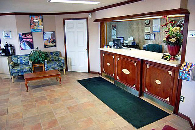Motel 6 - Dickson, TN