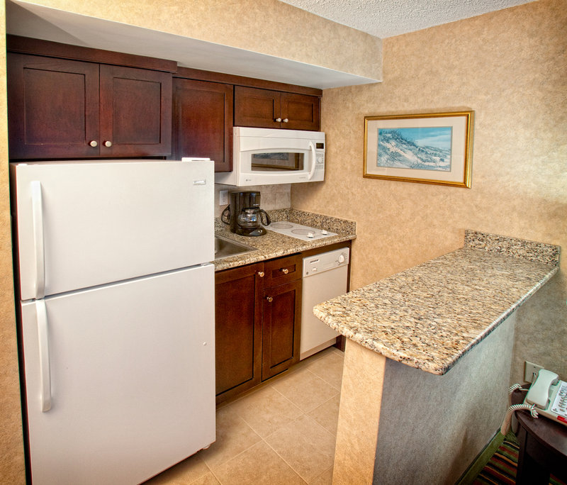 Beach Quarters Resort Rsrvtns - Virginia Beach, VA