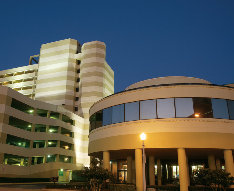 Beach Quarters Resort Rsrvtns - Virginia Beach, VA