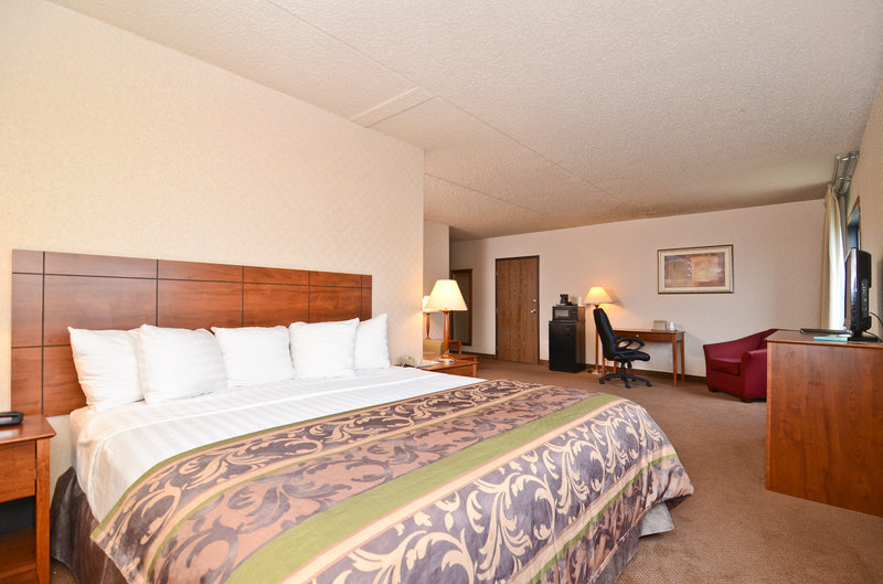 Baymont Inn & Suites-Fargo - Fargo, ND