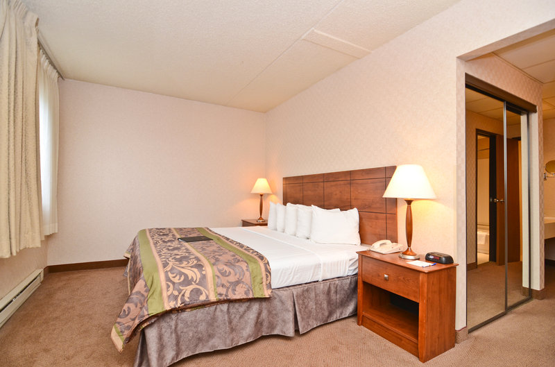 Baymont Inn & Suites-Fargo - Fargo, ND