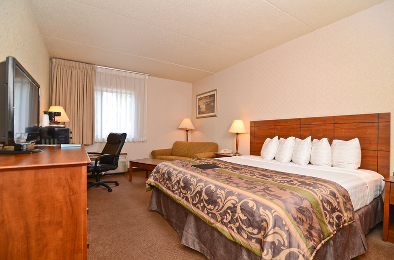 Baymont Inn & Suites-Fargo - Fargo, ND