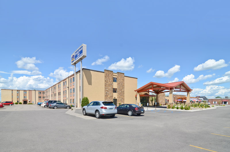 Baymont Inn & Suites-Fargo - Fargo, ND