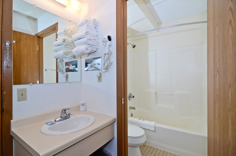 Americas Best Value Inn - Englewood, OH