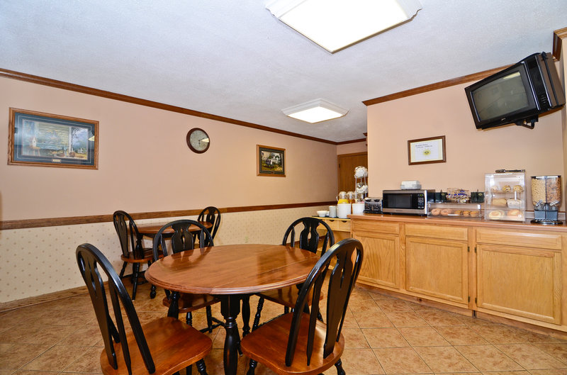 Americas Best Value Inn - Englewood, OH