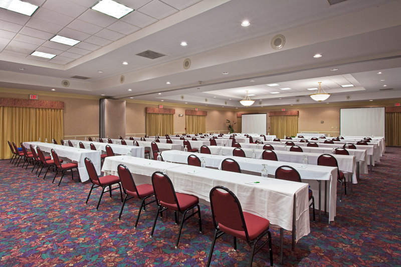 Holiday Inn Hotel & Suites CLEARWATER BEACH S-HARBOURSIDE - Indian Rocks Beach, FL