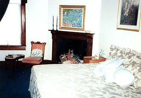 Renaissance Gallery & Towers - Ladoga, IN