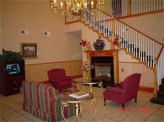 Country Hearth Inn