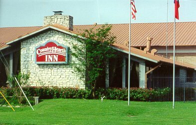Country Hearth Inn - Columbus, TX