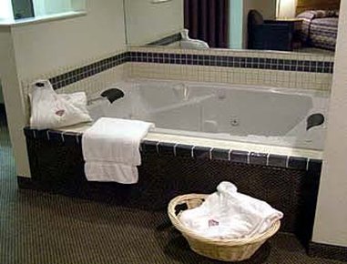 Country Hearth Inn - Fulton, MO