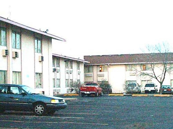 Quest Inn - Springfield, IL