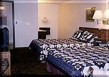 Chief Motel - Custer, SD